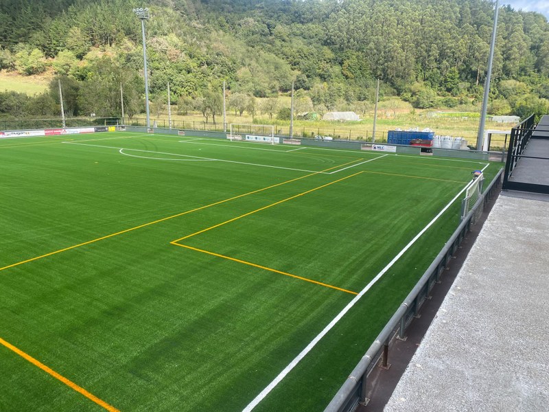 A punto de finalizar las obras de reforma del campo de fútbol de Errotazar