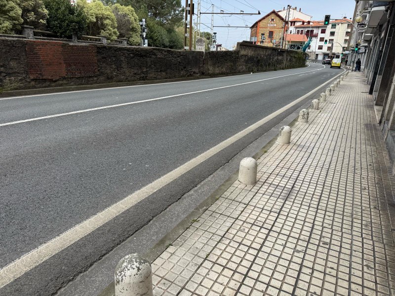 El Ayuntamiento de Deba instalará barandillas desde Gudarien Plaza hasta la entrada de la calle Osio