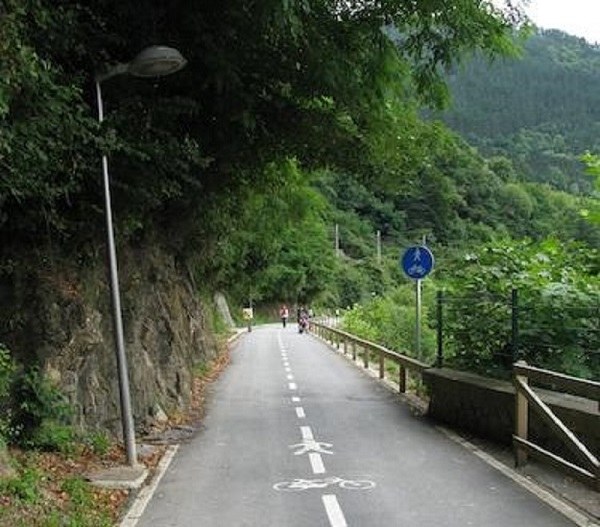 El Ayuntamiento y Arbil invitan a la ciudadanía a participar en una excursión de senderismo de Elgoibar a Eibar