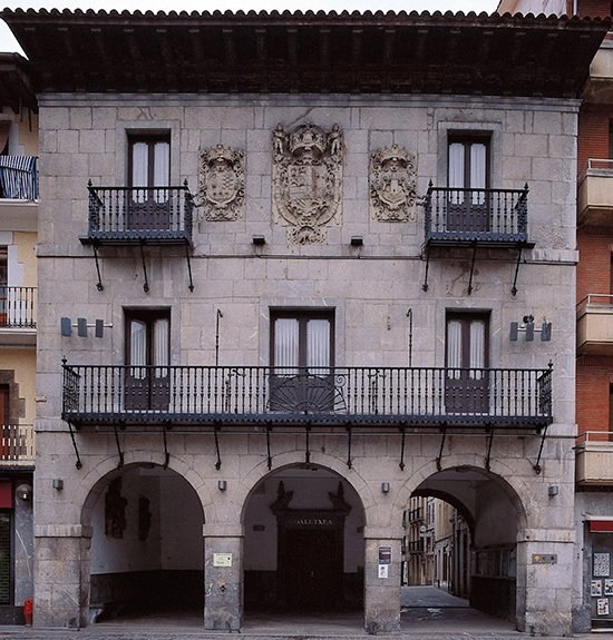 El grupo municipal de EH Bildu y Debarren Ahotsa firman un acuerdo para aprobar la propuesta de presupuestos para 2023