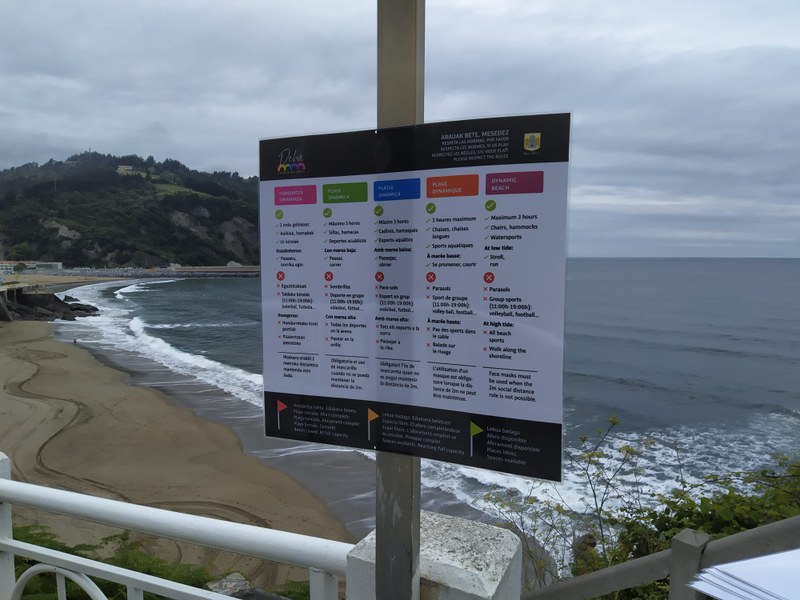 Este año habrá dos 'hondartzainas' en la playa de Santiago de Deba