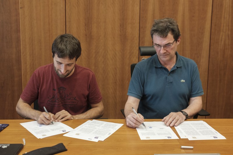 Los Ayuntamientos de Deba y Mutriku firman un convenio para el desarrollo del Estuario del Río Deba