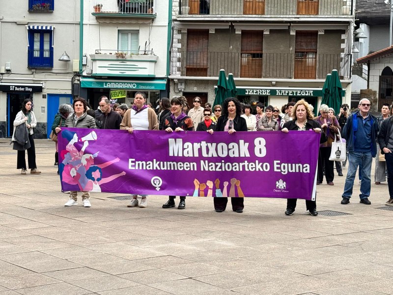 Debako Udalak bat egin du Emakumeen Nazioarteko Egunarekin