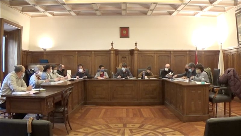 Festetarako plazaren muntaketa hizketagai izan du udalbatzak ohiko osoko bilkuran