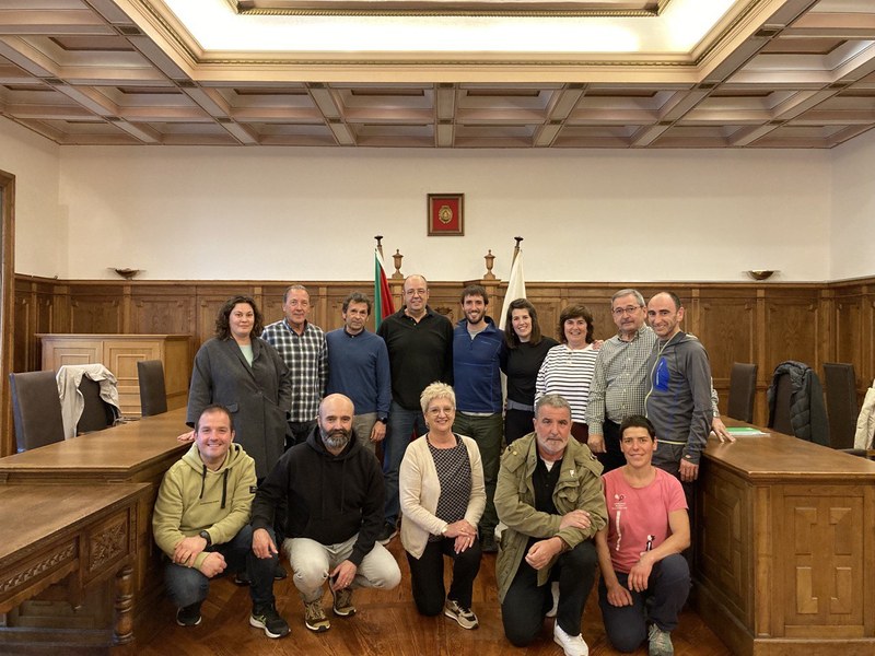 'Oinherri' elkarteko bazkide laguntzaile izatea onartu du udalbatzak aho batez agintaldiko azken osoko bilkuran