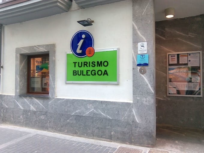 Uda sasoirako Turismo Bulegoko administrari laguntzailea kontratatzeko deialdia zabaldu du Debako Turismo Bulegoak