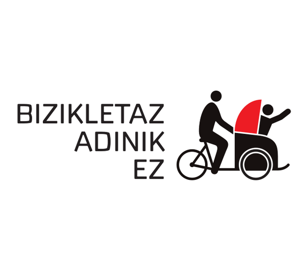 “Bizikletaz Adinik Ez” llega a Deba para fomentar la movilidad y la interacción social entre los mayores del centro de día