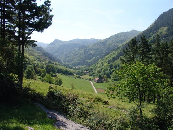 Burdin Kurutz M.T. y la escuela Luzaro han puesto en marcha las Salidas de Montaña para este curso 2014-2015