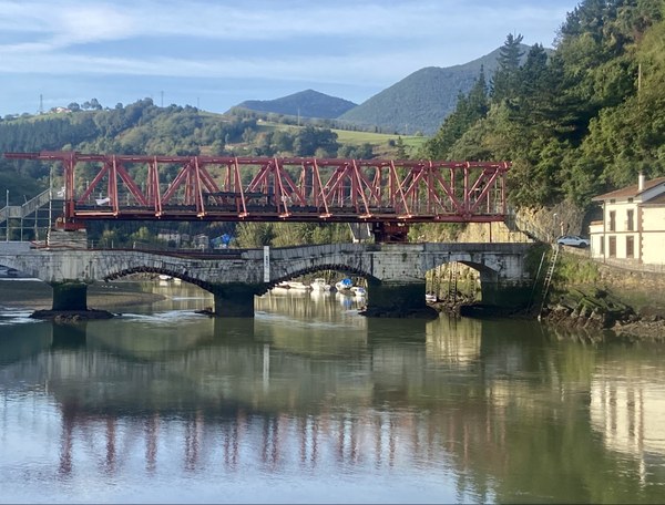 Charla sobre las obras del puente que une Deba y Mutriku el 26 de mayo