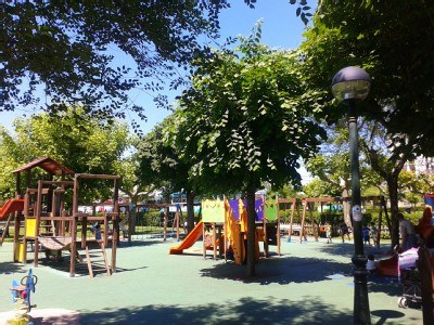 Comienzan los trabajos de renovación en los tres parques infantiles de Deba