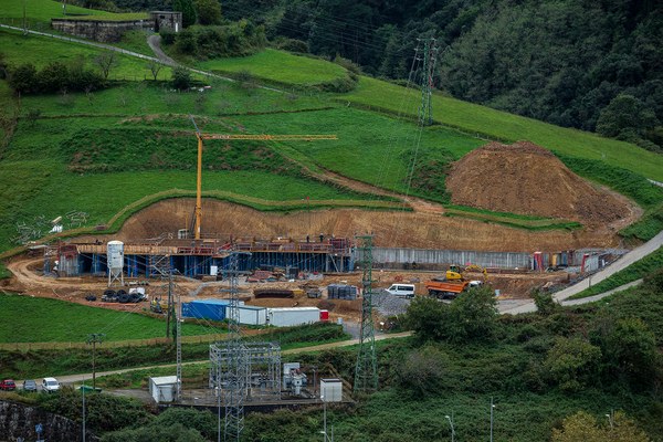 El Ayuntamiento de Deba ha decidido paralizar las obras del cementerio nuevo de forma provisional