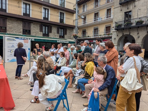 El Ayuntamiento de Deba sigue dando pasos para la creación del Ecosistema de Cuidados