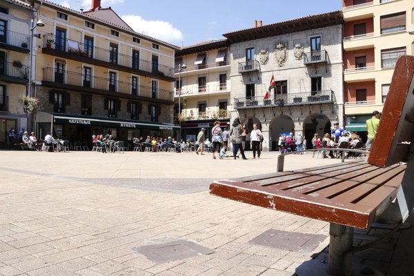 El gobierno municipal de Deba trabaja en una propuesta presupuestaria para responder a los nuevos retos