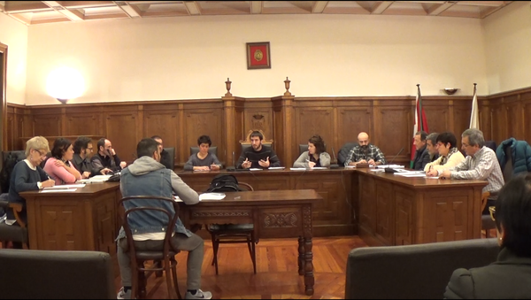 El Pleno del Ayuntamiento ha aprobado por unanimidad la declaración del Día del Euskera 