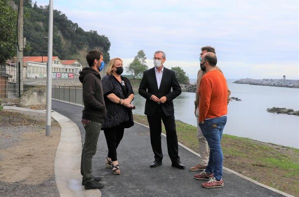 Finalizan las obras del paseo peatonal  que une las Deba y Mutriku