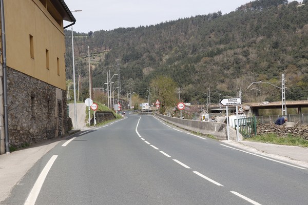 Las obras de la acera de Artzabal comienzan con una semana de retraso