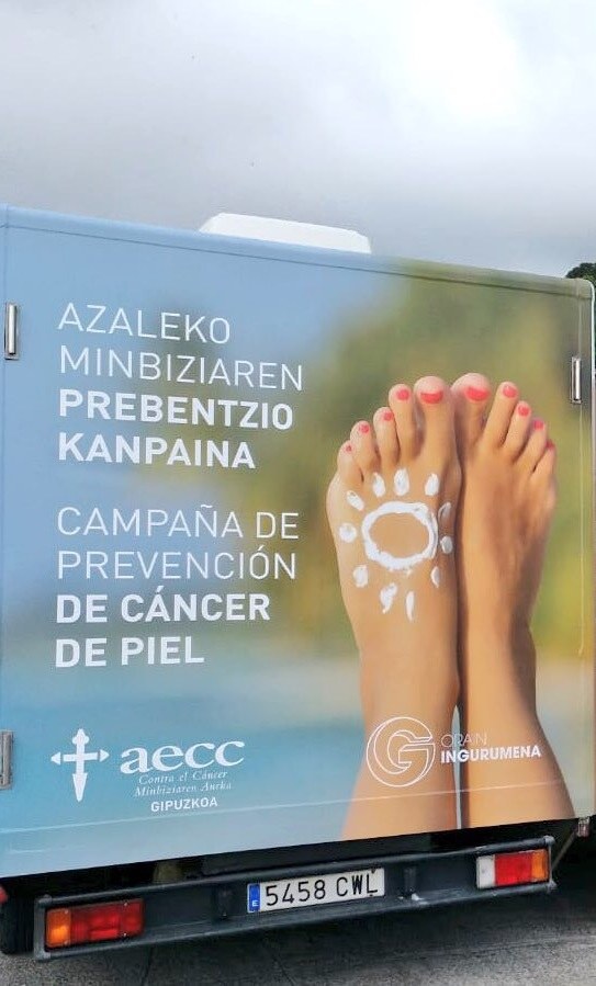 Llega a Deba la campaña de prevención de cáncer de piel
