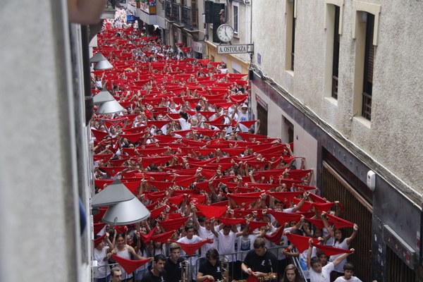 Txaro Garate, Gure Kai y representantes de la organización del 'Umeen eguna' lanzarán el chupinazo de San Rokes