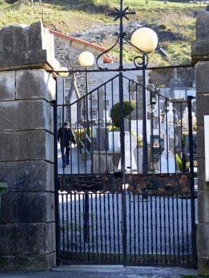 Último 1 de noviembre en el cementerio viejo de Amillaga