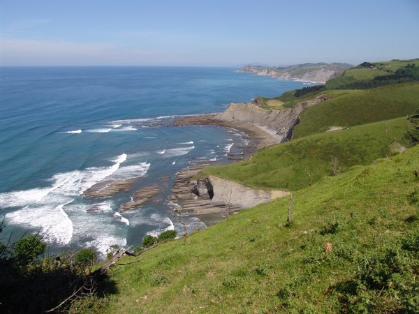 EUSKAL KOSTALDEKO GEOPARKEAK UNESCOREN MUNDUKO GEOPARKE IZENDAPENA ESKURATU DU 